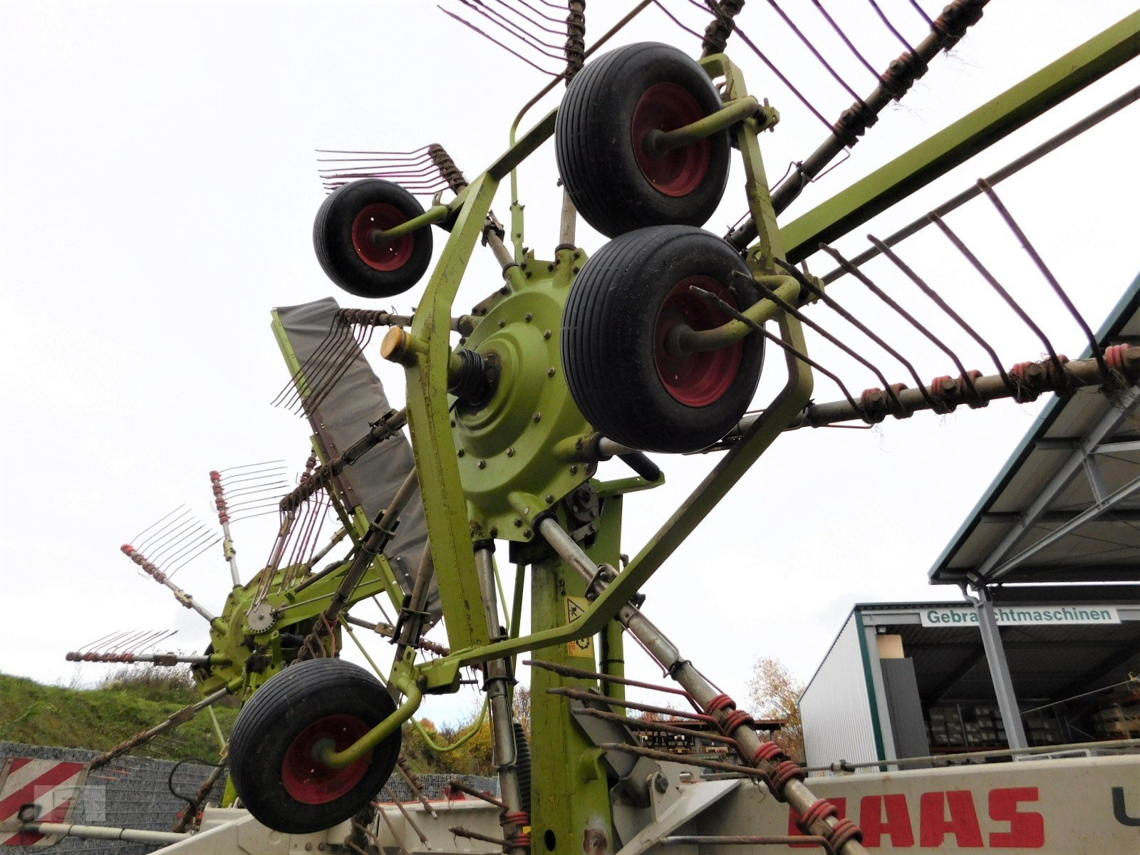 Schwader des Typs CLAAS Liner 1550 Twin Profil, Gebrauchtmaschine in Gross-Bieberau (Bild 7)