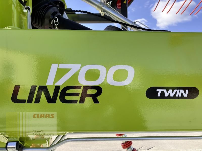 Schwader des Typs CLAAS LINER 1700 TWIN, Neumaschine in Freystadt (Bild 11)