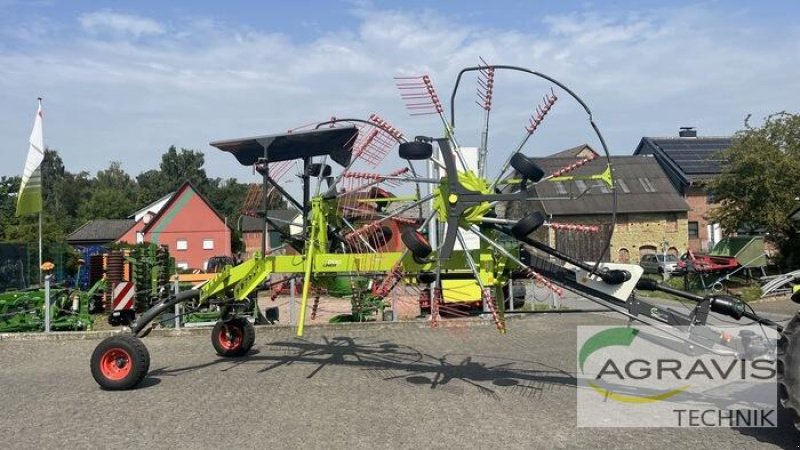 Schwader des Typs CLAAS LINER 1700, Neumaschine in Werl-Oberbergstraße (Bild 1)