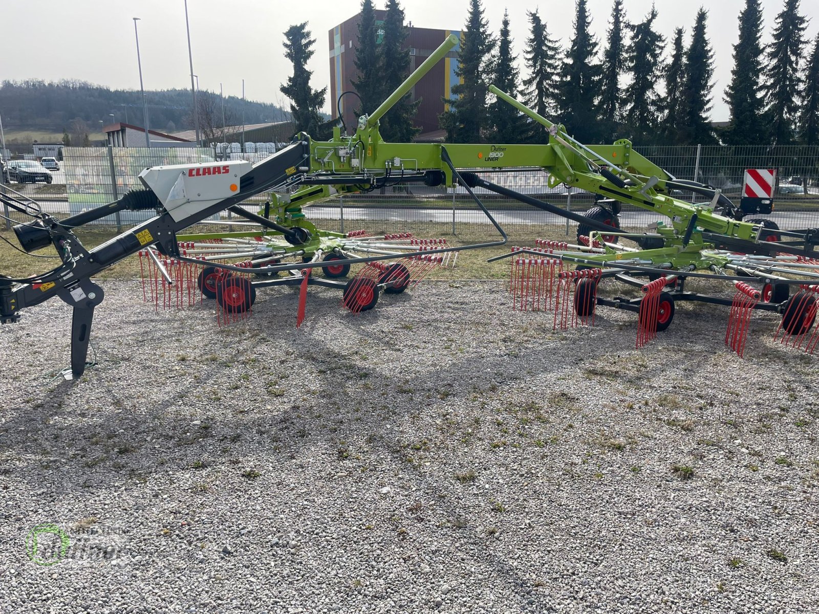 Schwader del tipo CLAAS Liner 1900, Neumaschine en Münsingen (Imagen 4)
