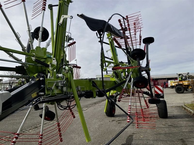 Schwader des Typs CLAAS LINER 1900, Neumaschine in Grabenstätt-Erlstätt (Bild 4)