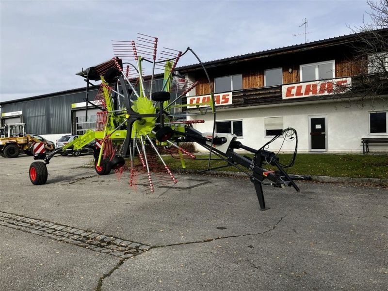 Schwader des Typs CLAAS LINER 1900, Neumaschine in Grabenstätt-Erlstätt (Bild 1)