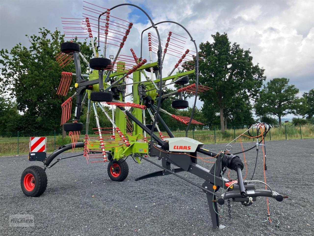 Schwader des Typs CLAAS Liner 2700 Trend, Neumaschine in Moringen (Bild 2)