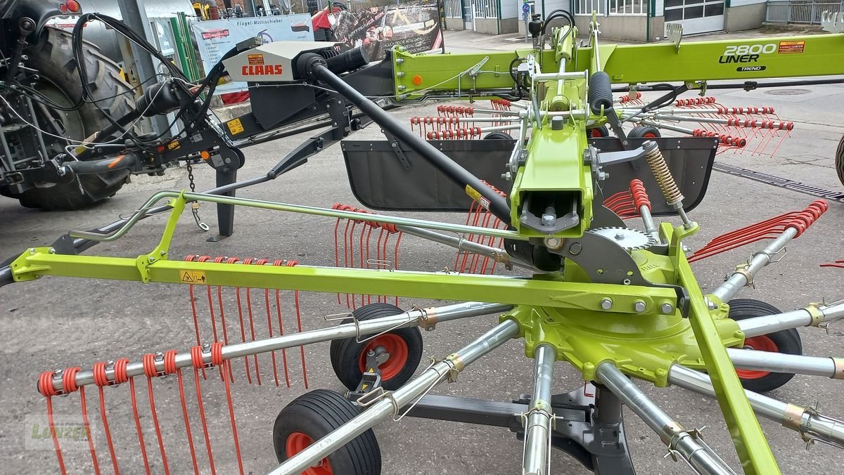 Schwader des Typs CLAAS Liner 2800 Trend, Neumaschine in Kaumberg (Bild 10)