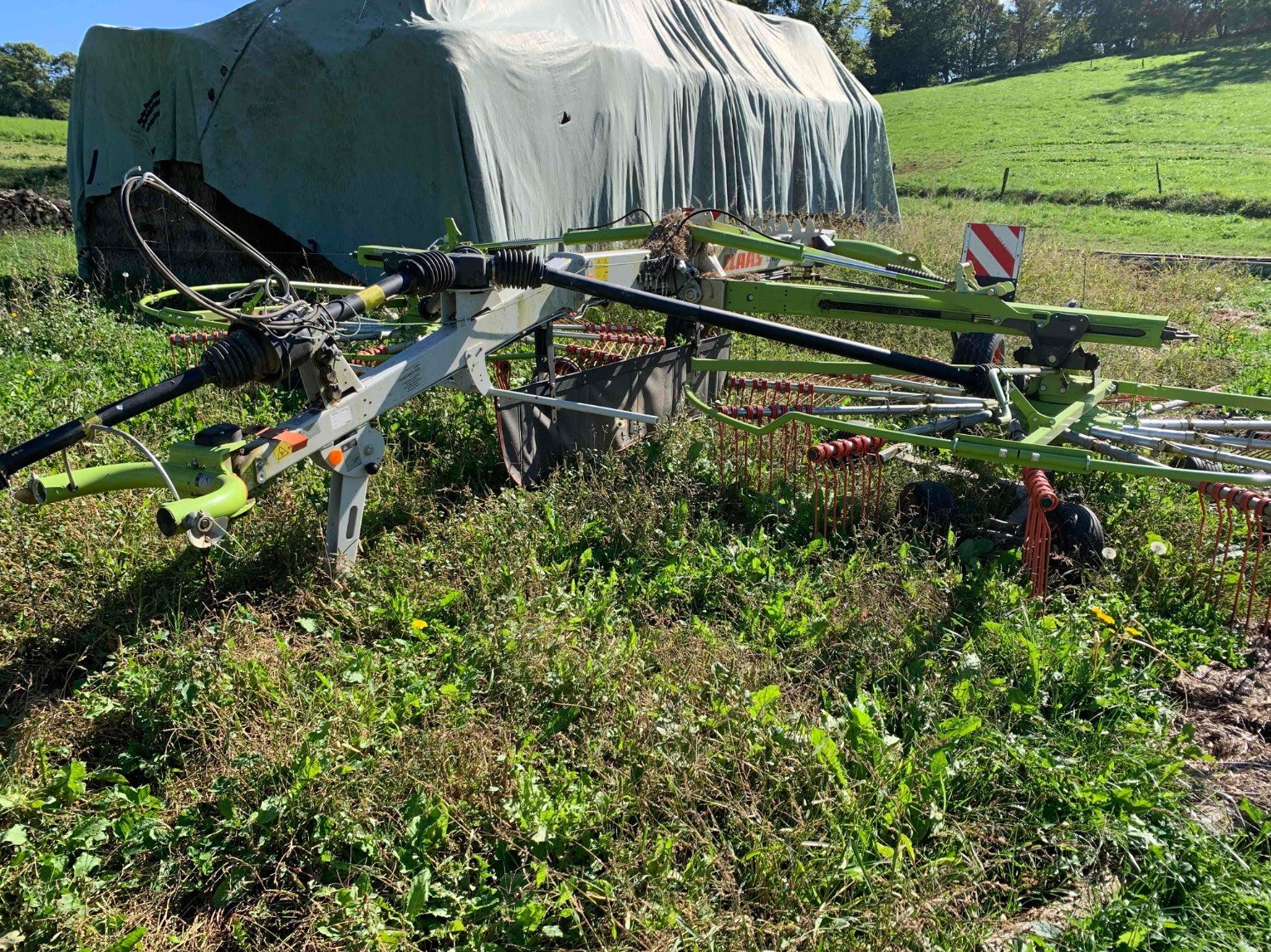 Schwader tipa CLAAS LINER 2800, Gebrauchtmaschine u ORLEIX (Slika 2)