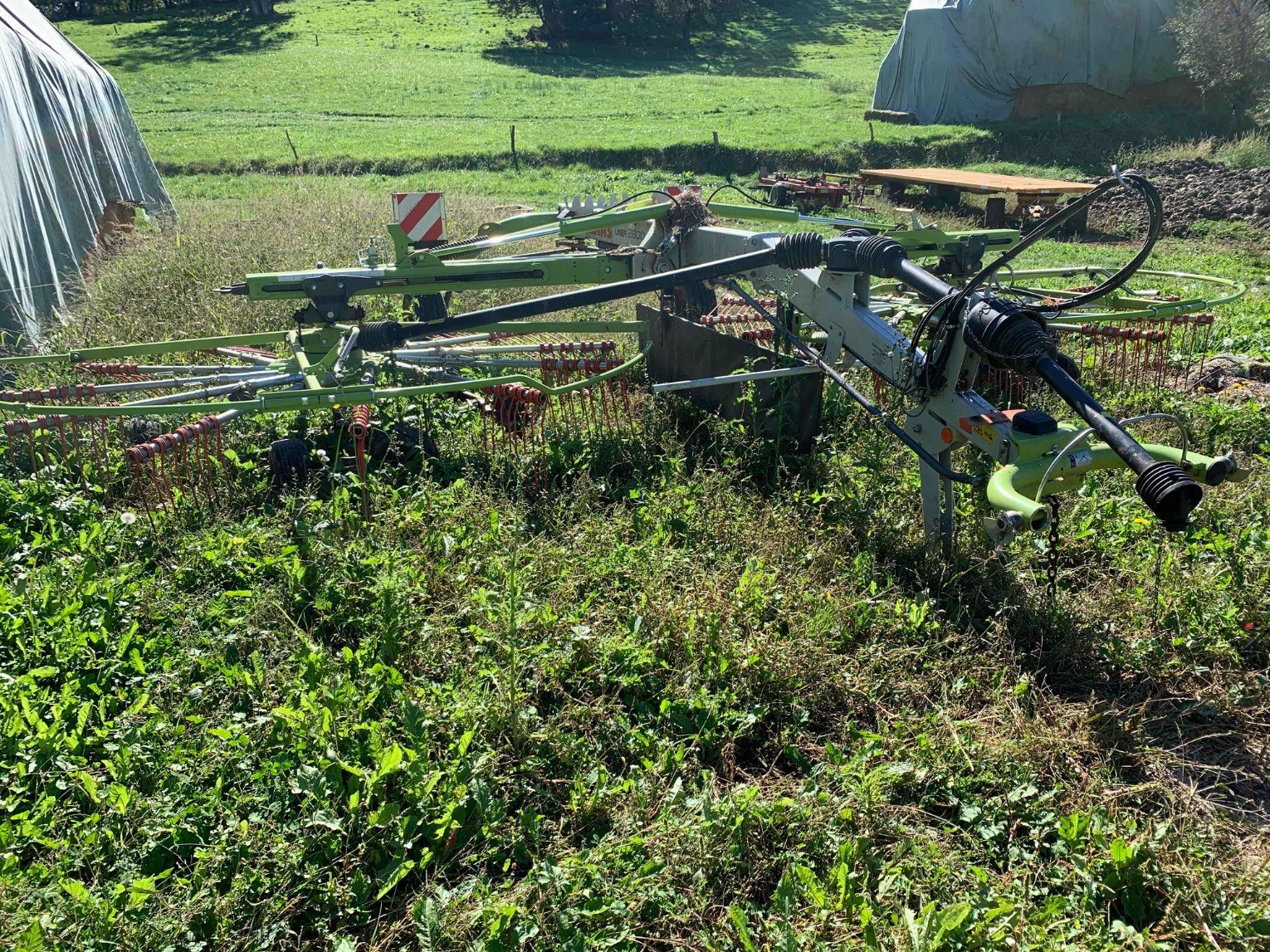 Schwader tipa CLAAS LINER 2800, Gebrauchtmaschine u ORLEIX (Slika 1)