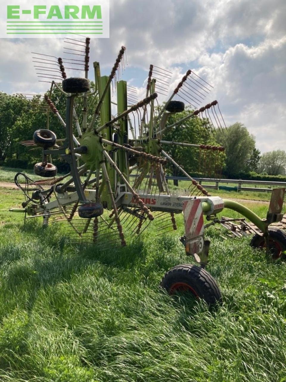 Schwader tipa CLAAS liner 2800, Gebrauchtmaschine u BLENDECQUES (Slika 4)