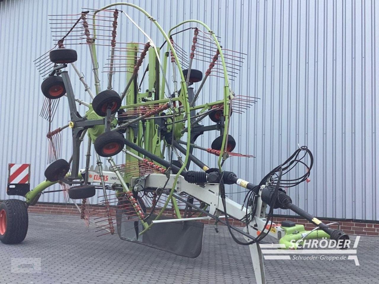 Schwader des Typs CLAAS LINER 2800, Gebrauchtmaschine in Norden (Bild 1)