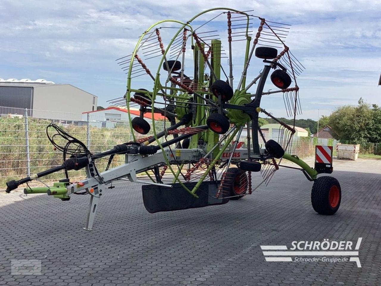 Schwader des Typs CLAAS LINER 2800, Gebrauchtmaschine in Norden (Bild 3)