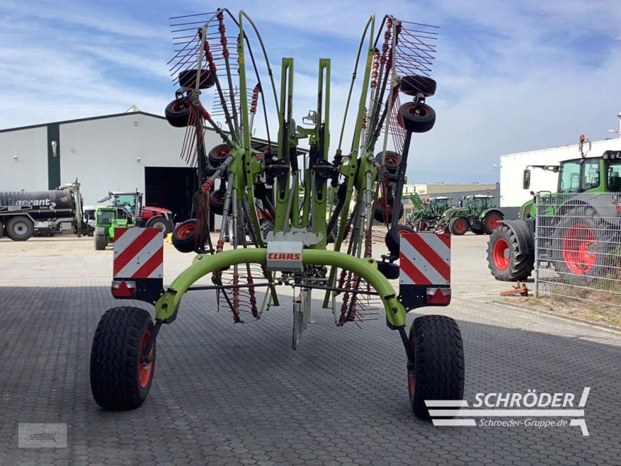 Schwader des Typs CLAAS LINER 2800, Gebrauchtmaschine in Norden (Bild 5)