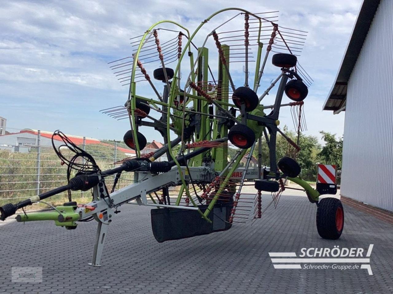 Schwader des Typs CLAAS LINER 2800, Gebrauchtmaschine in Norden (Bild 12)