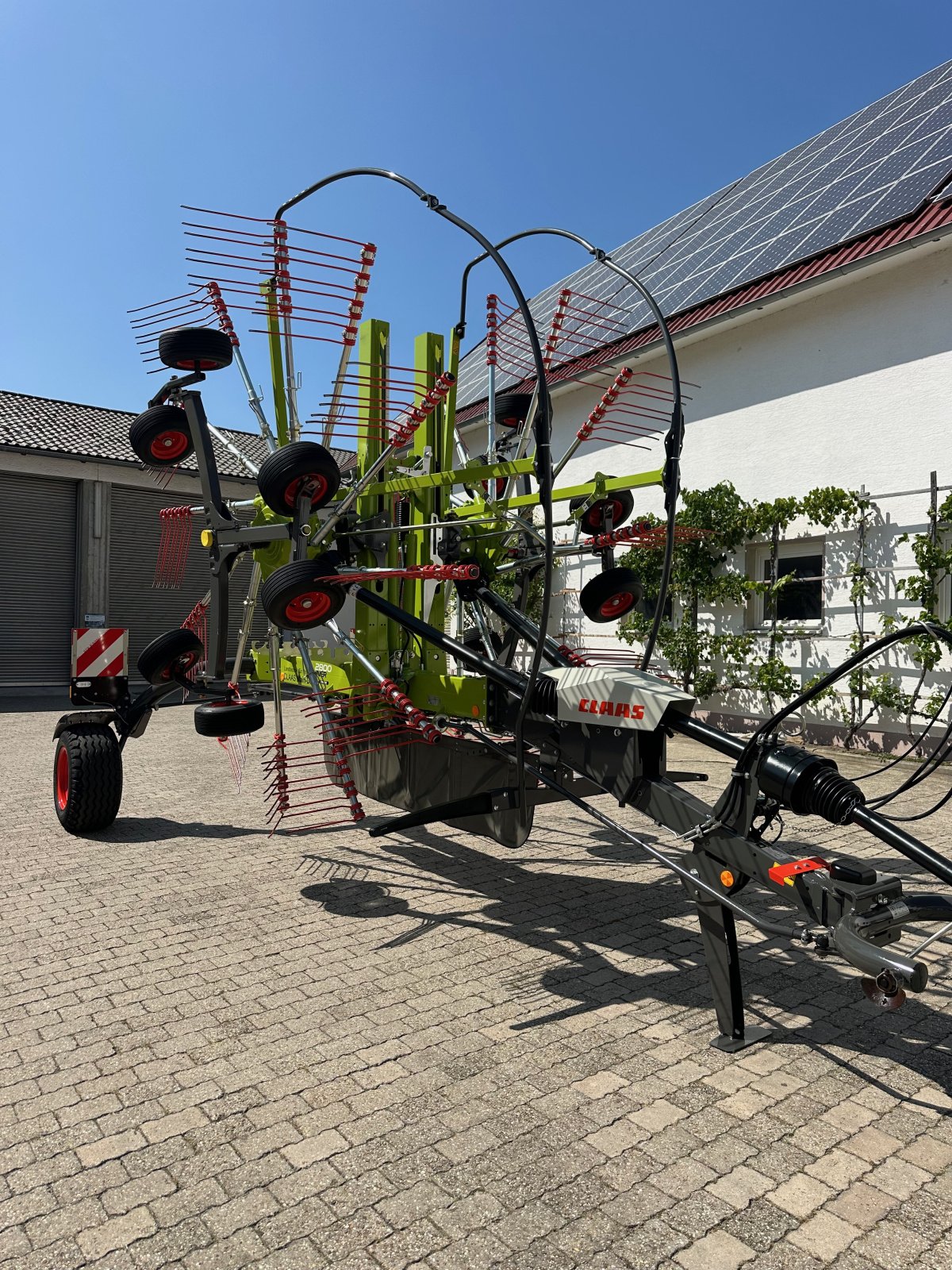 Schwader des Typs CLAAS Liner 2800, Gebrauchtmaschine in Ingolstadt (Bild 2)