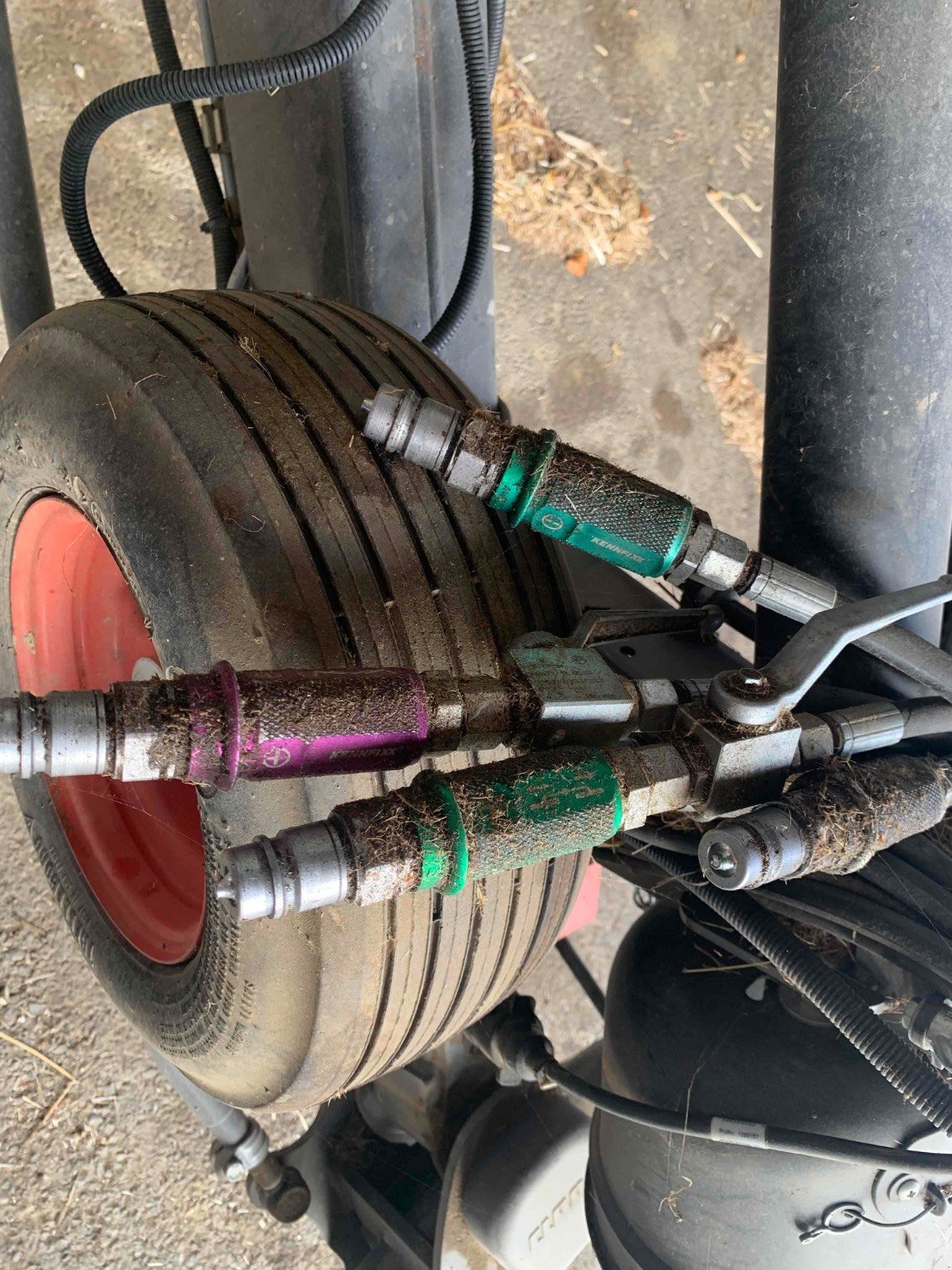 Schwader des Typs CLAAS LINER 2900 BUSINESS, Gebrauchtmaschine in ORLEIX (Bild 3)