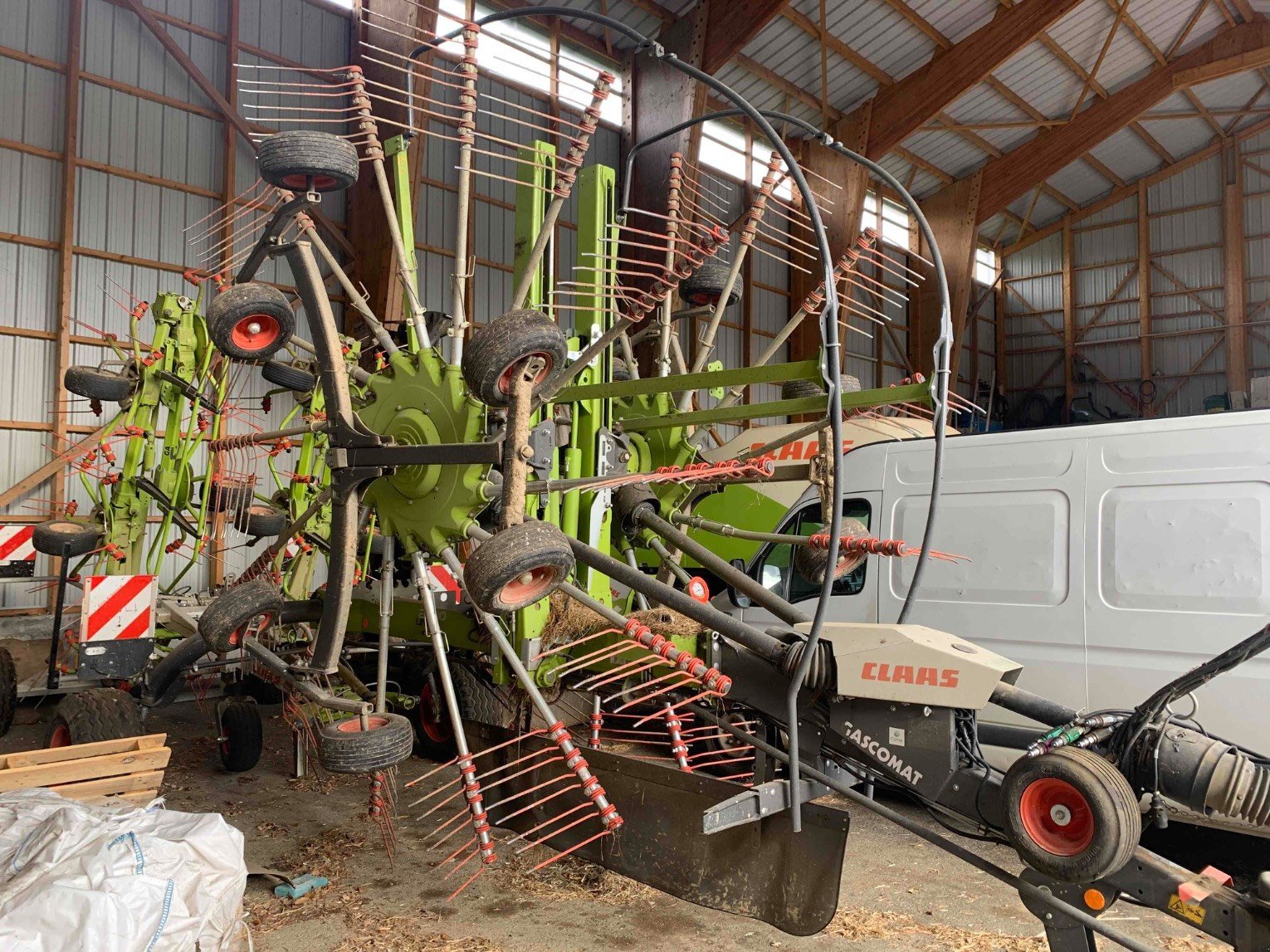 Schwader tip CLAAS LINER 2900 BUSINESS, Gebrauchtmaschine in ORLEIX (Poză 3)
