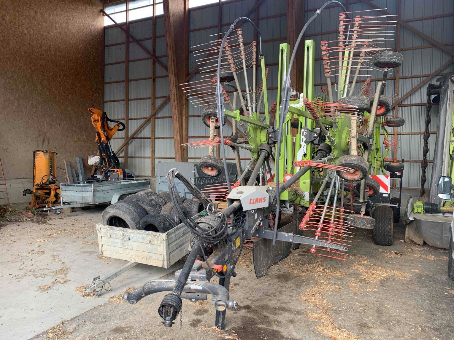 Schwader des Typs CLAAS LINER 2900 BUSINESS, Gebrauchtmaschine in ORLEIX (Bild 1)