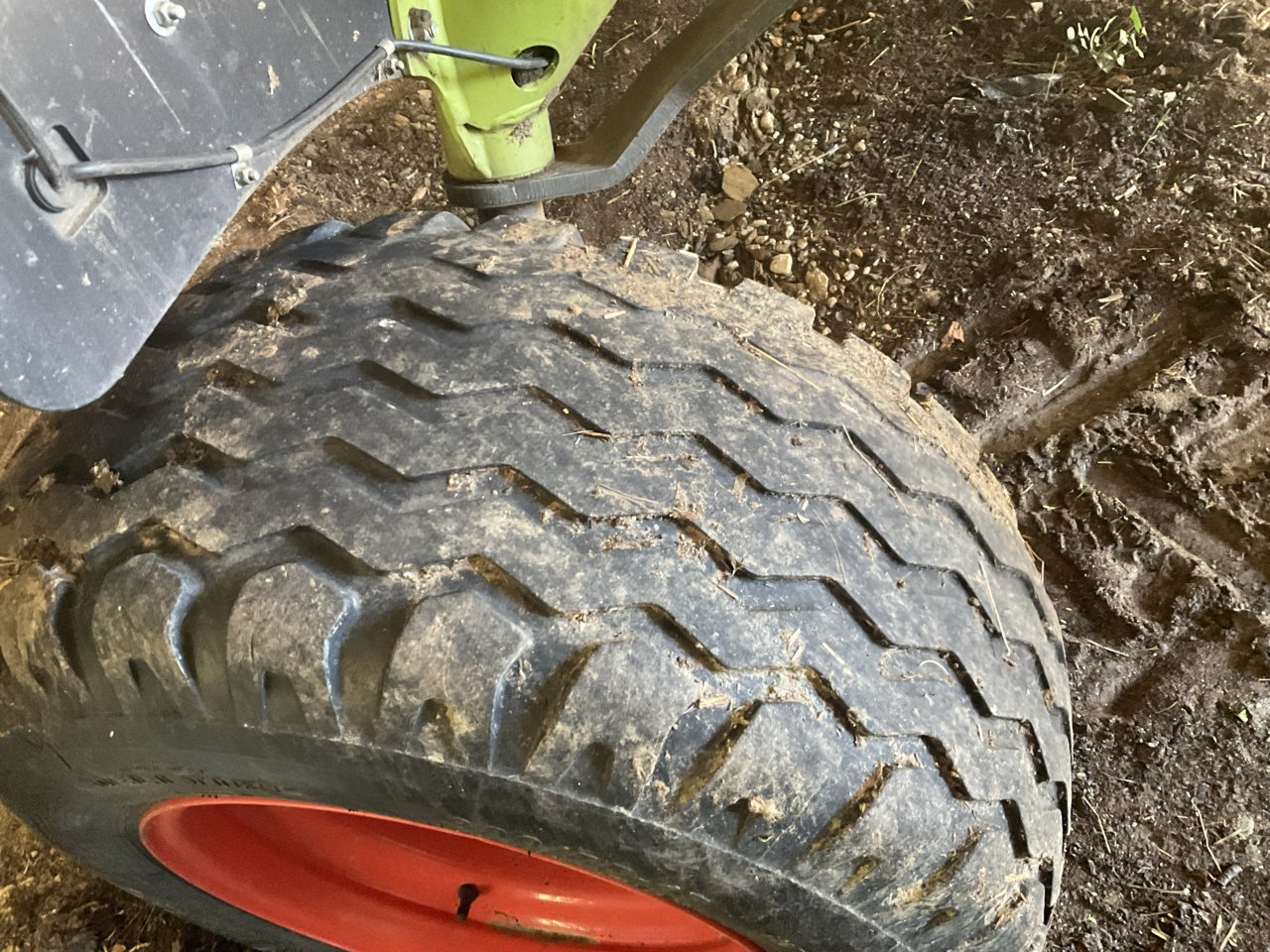 Schwader tipa CLAAS LINER 2900, Gebrauchtmaschine u MORLHON LE HAUT (Slika 5)