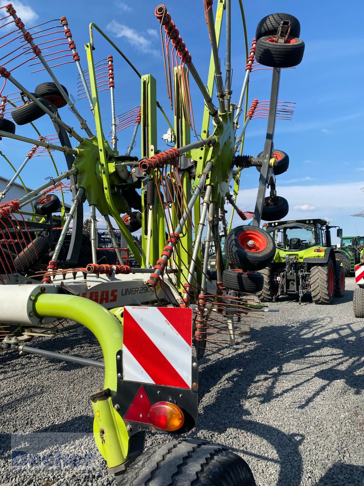 Schwader des Typs CLAAS Liner 2900, Gebrauchtmaschine in Weimar-Niederwalgern (Bild 4)