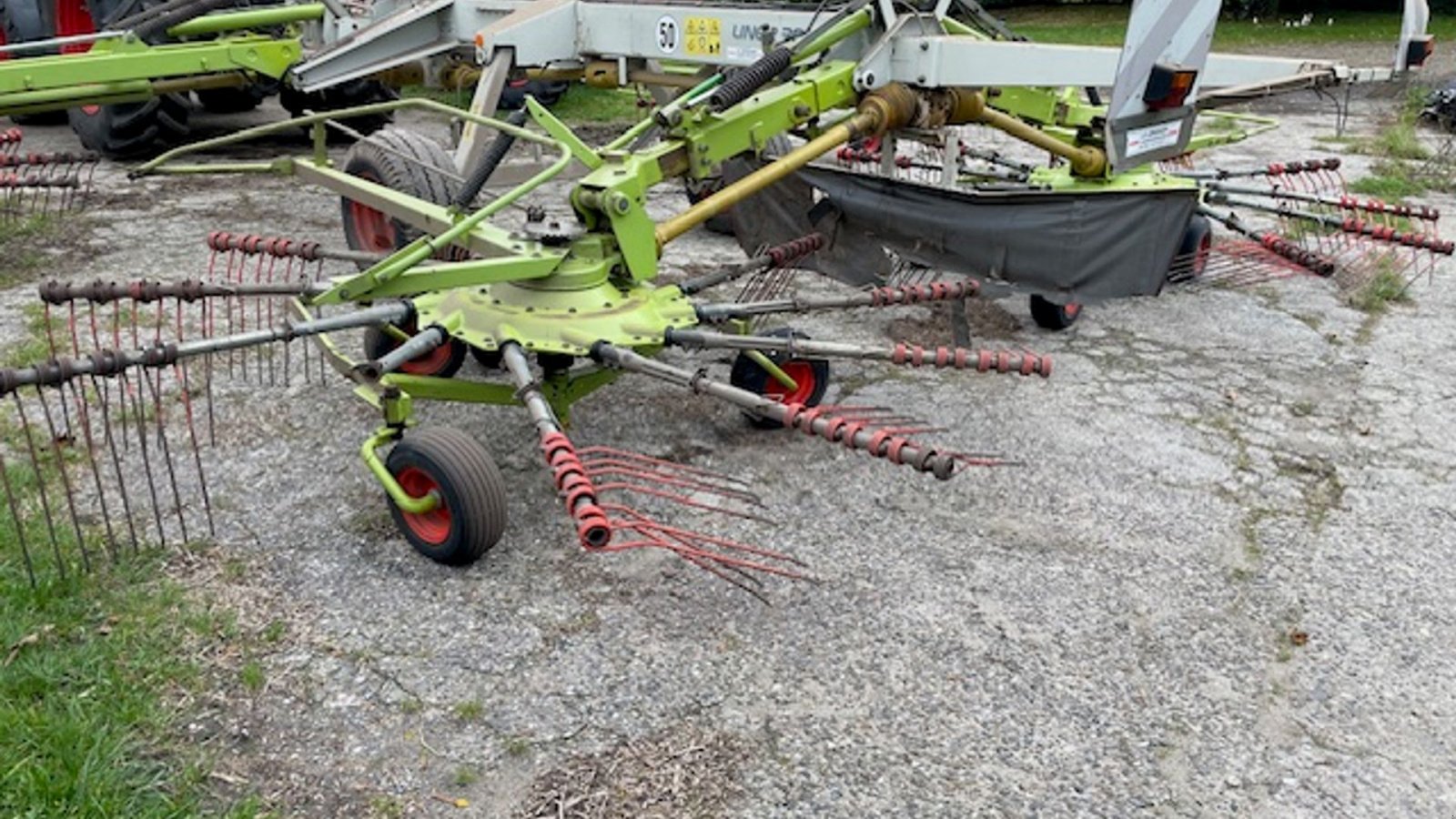 Schwader des Typs CLAAS Liner 3000, Gebrauchtmaschine in Grindsted (Bild 1)