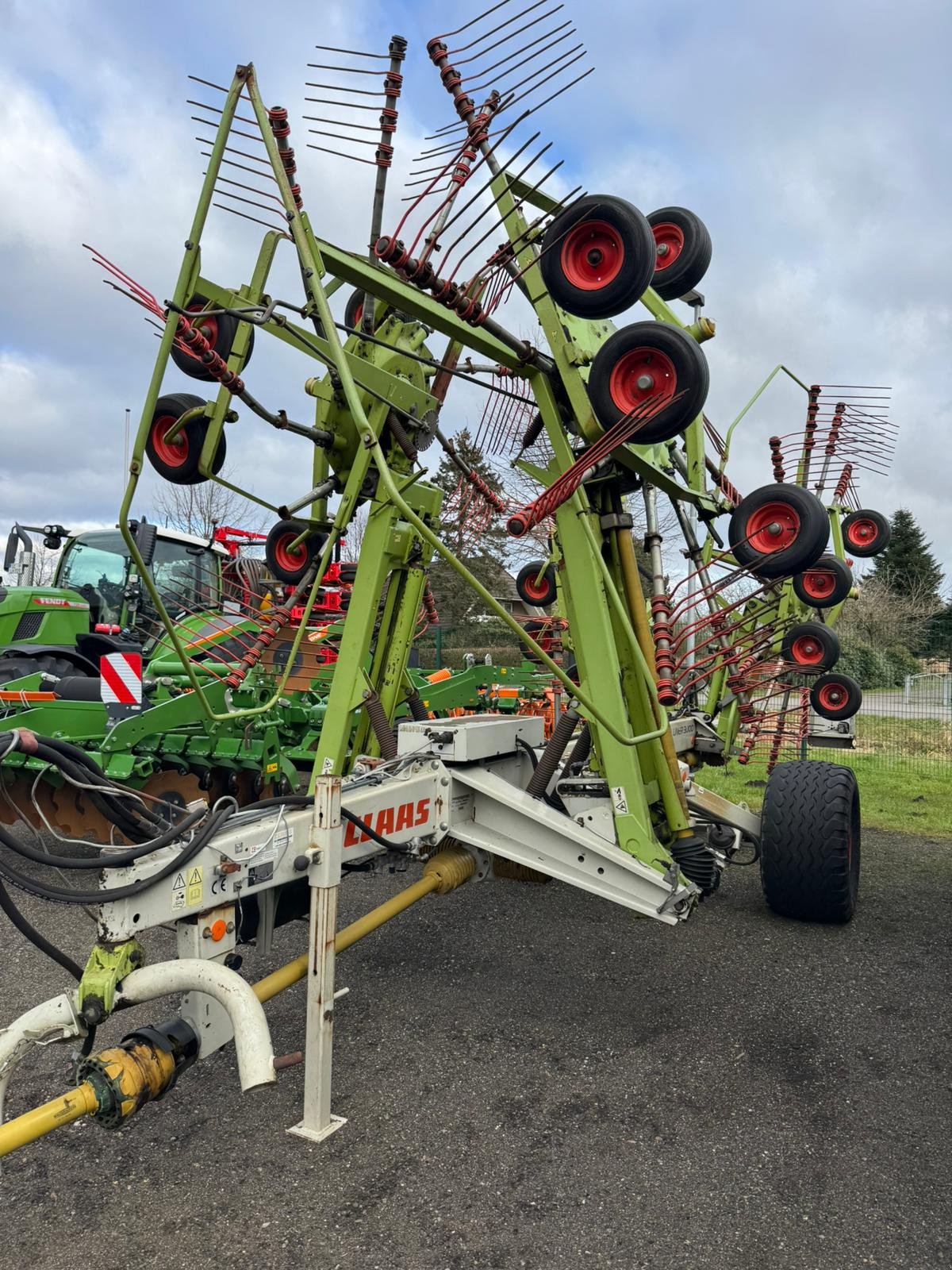 Schwader van het type CLAAS Liner 3000, Gebrauchtmaschine in Bevern (Foto 2)