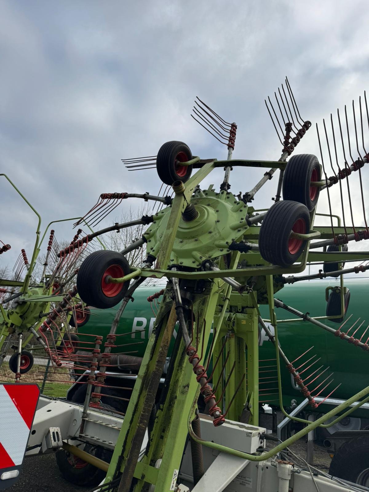 Schwader van het type CLAAS Liner 3000, Gebrauchtmaschine in Bevern (Foto 6)