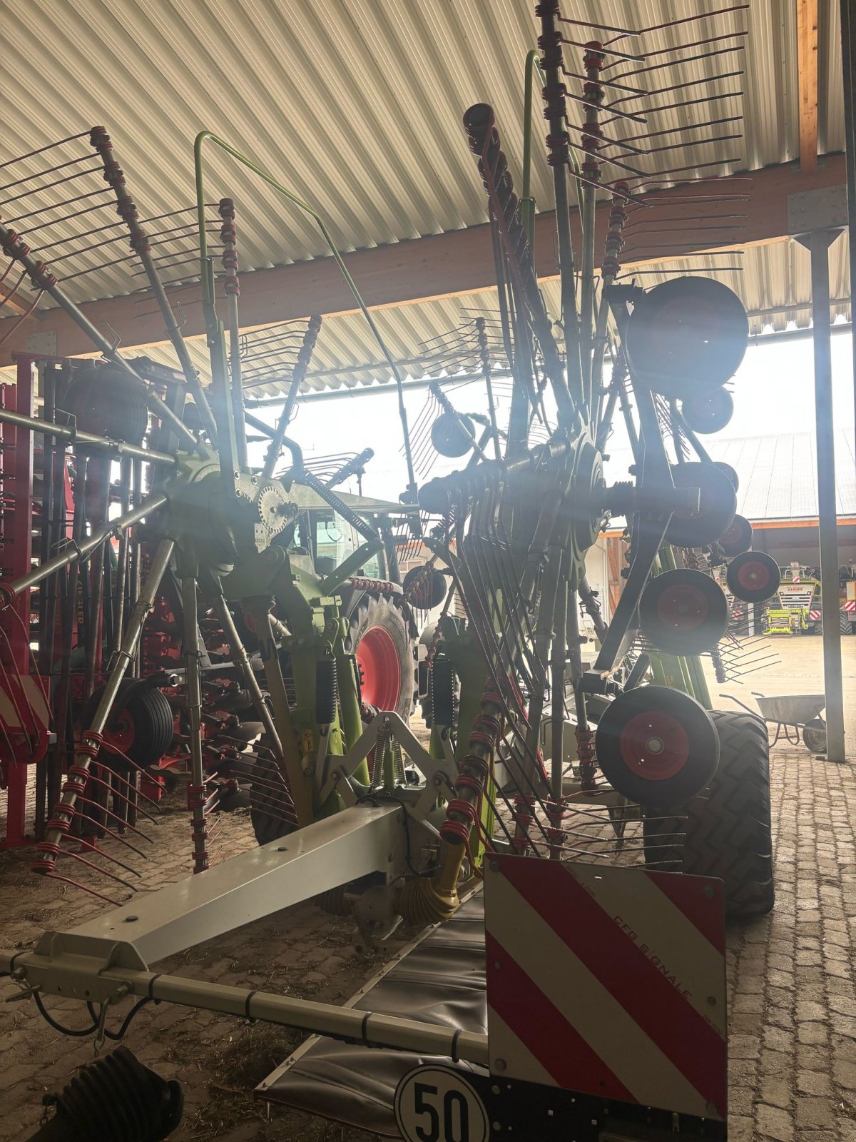 Schwader del tipo CLAAS Liner 3600, Gebrauchtmaschine en Wiedergeltingen (Imagen 3)