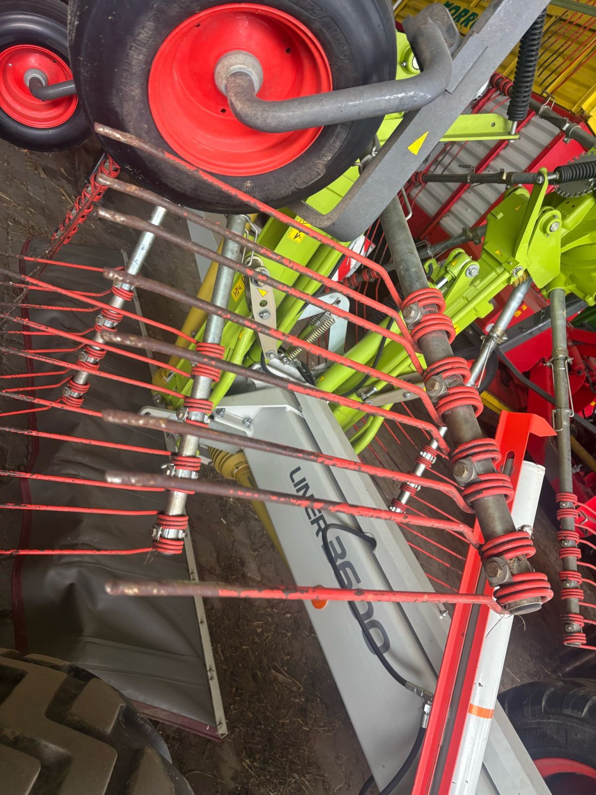 Schwader del tipo CLAAS Liner 3600, Gebrauchtmaschine en Wiedergeltingen (Imagen 5)