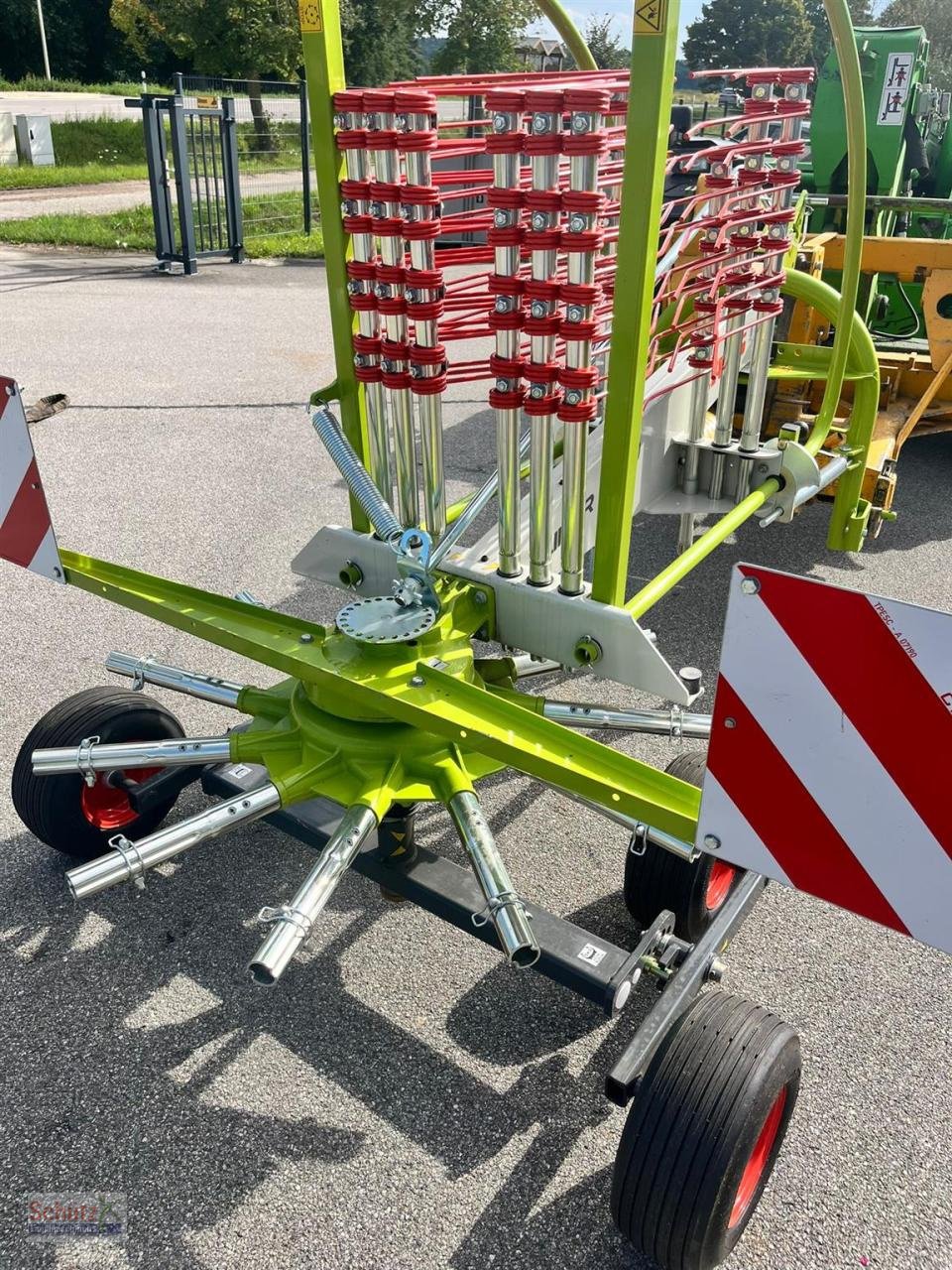 Schwader des Typs CLAAS Liner 370 Tandem / NEU, Gebrauchtmaschine in Schierling (Bild 8)