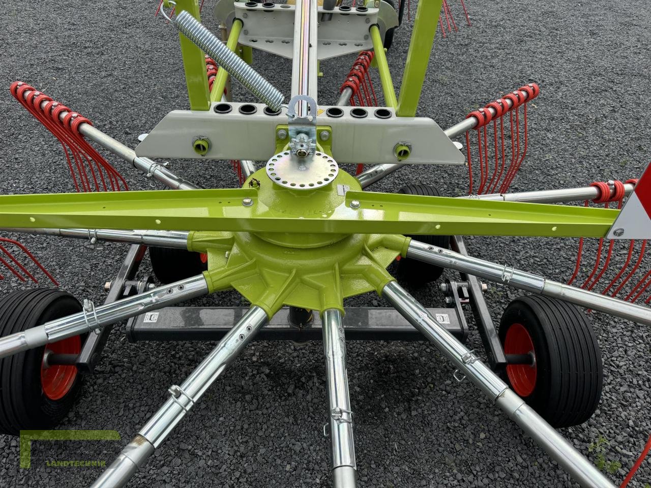 Schwader του τύπου CLAAS LINER 370 Tandem, Neumaschine σε Homberg/Ohm - Maulbach (Φωτογραφία 5)