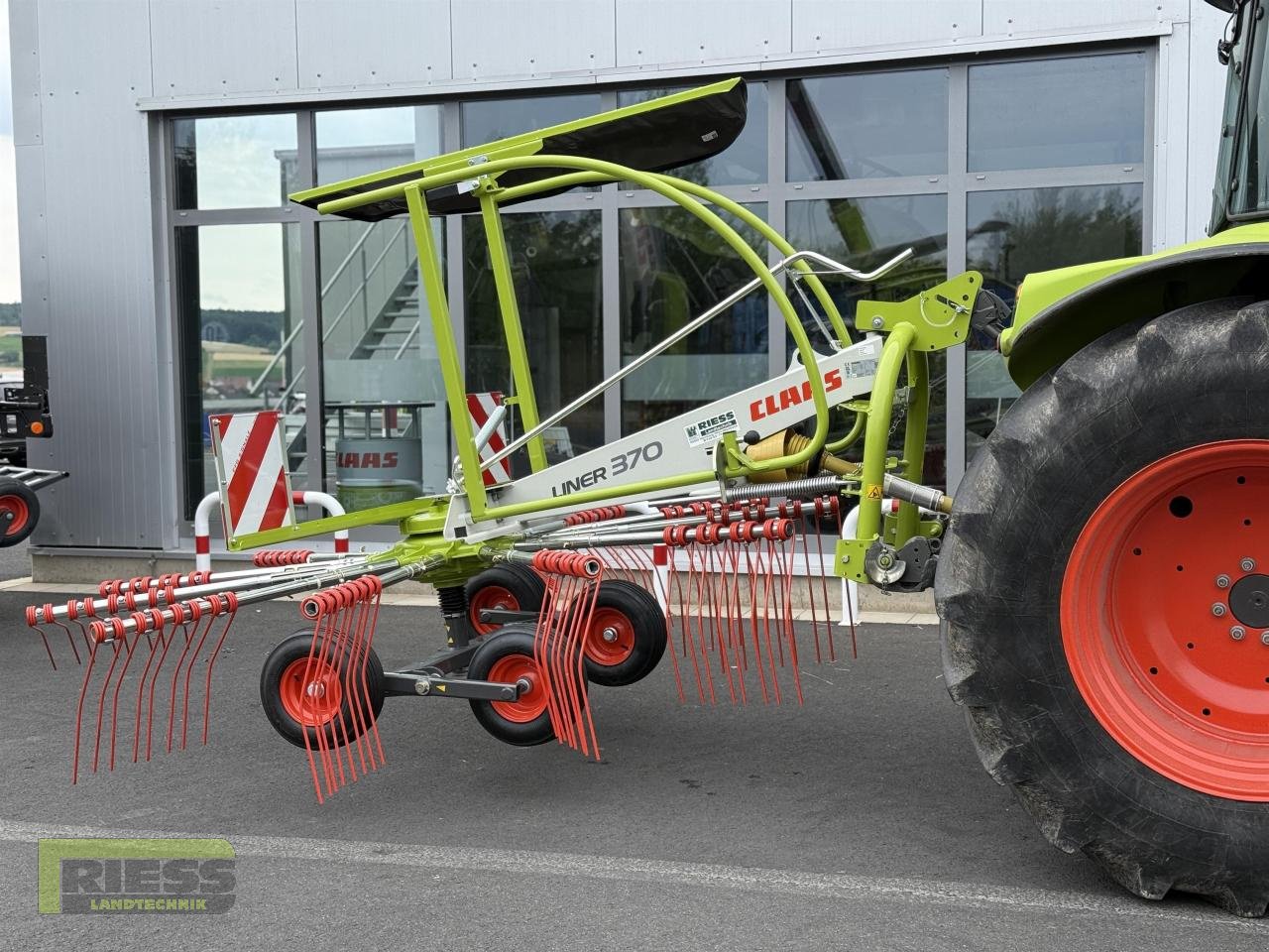 Schwader del tipo CLAAS LINER 370 Tandem, Neumaschine In Homberg/Ohm - Maulbach (Immagine 2)