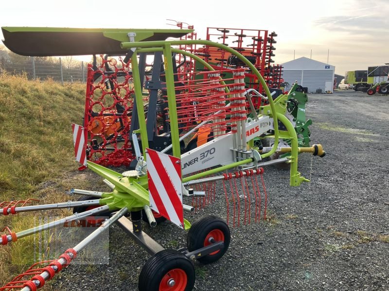 Schwader des Typs CLAAS LINER 370 TANDEM, Neumaschine in Hollfeld (Bild 6)