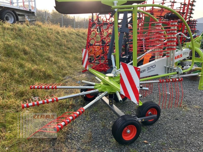 Schwader des Typs CLAAS LINER 370 TANDEM, Neumaschine in Hollfeld (Bild 8)