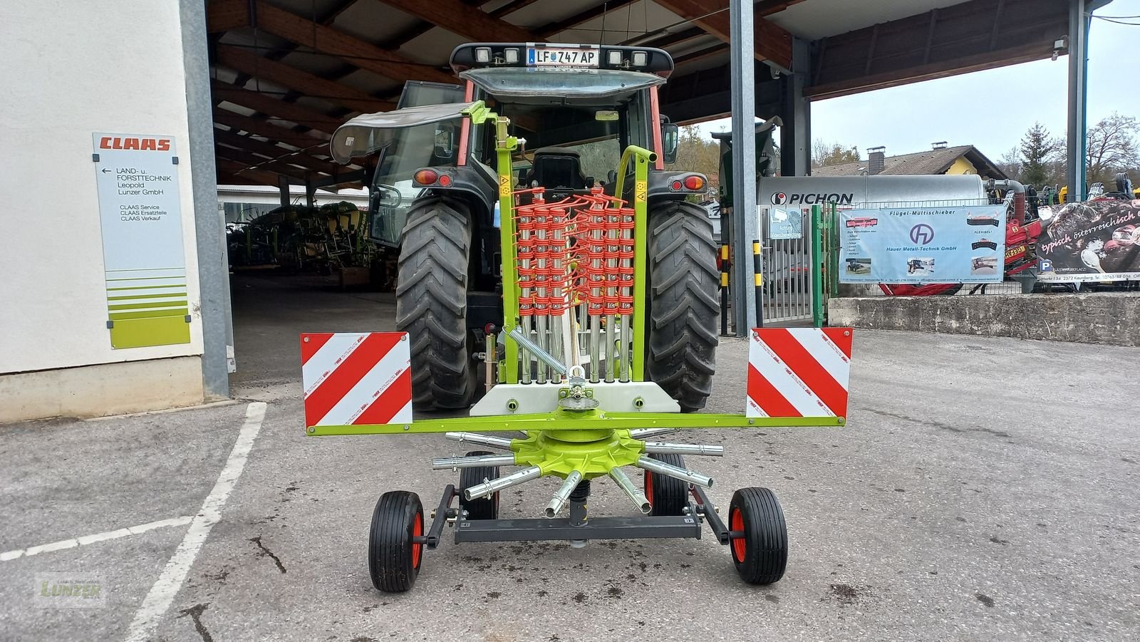 Schwader des Typs CLAAS Liner 370, Neumaschine in Kaumberg (Bild 5)