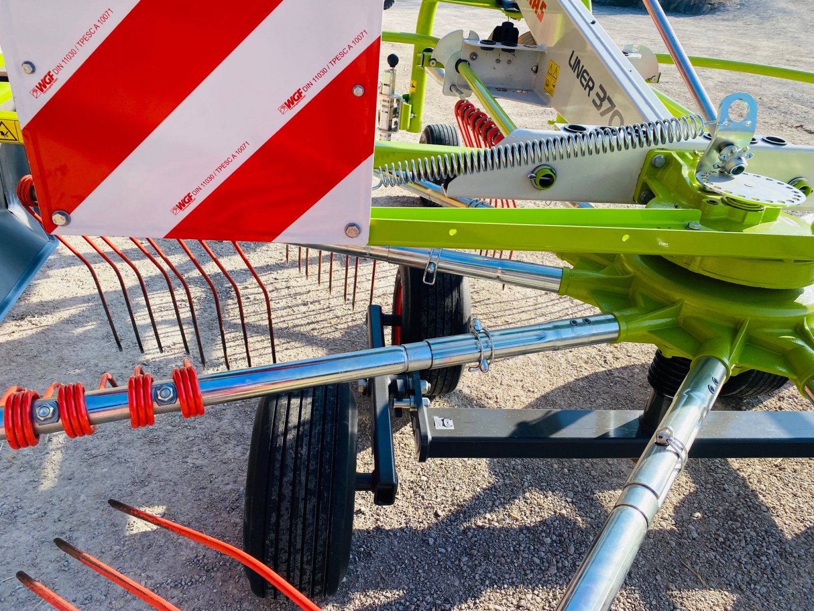 Schwader van het type CLAAS Liner 370, Gebrauchtmaschine in Herrsching (Foto 15)