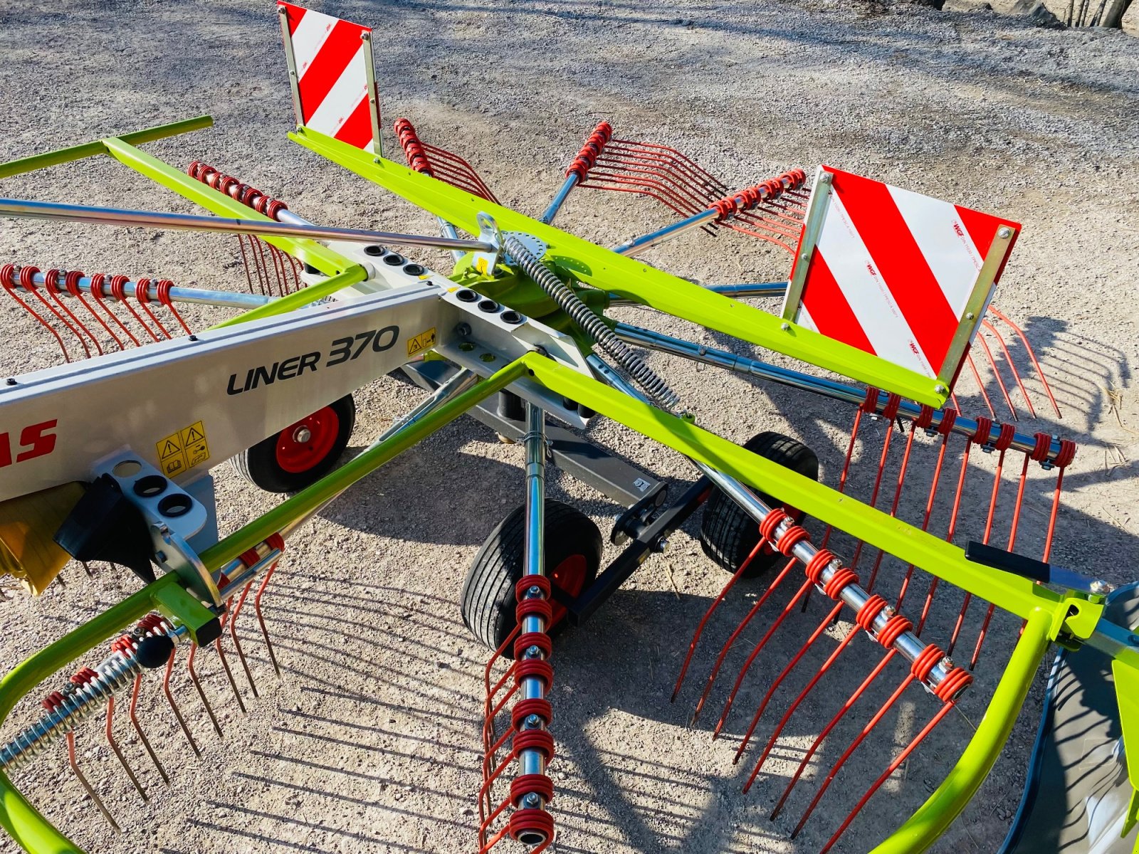 Schwader van het type CLAAS Liner 370, Gebrauchtmaschine in Herrsching (Foto 17)