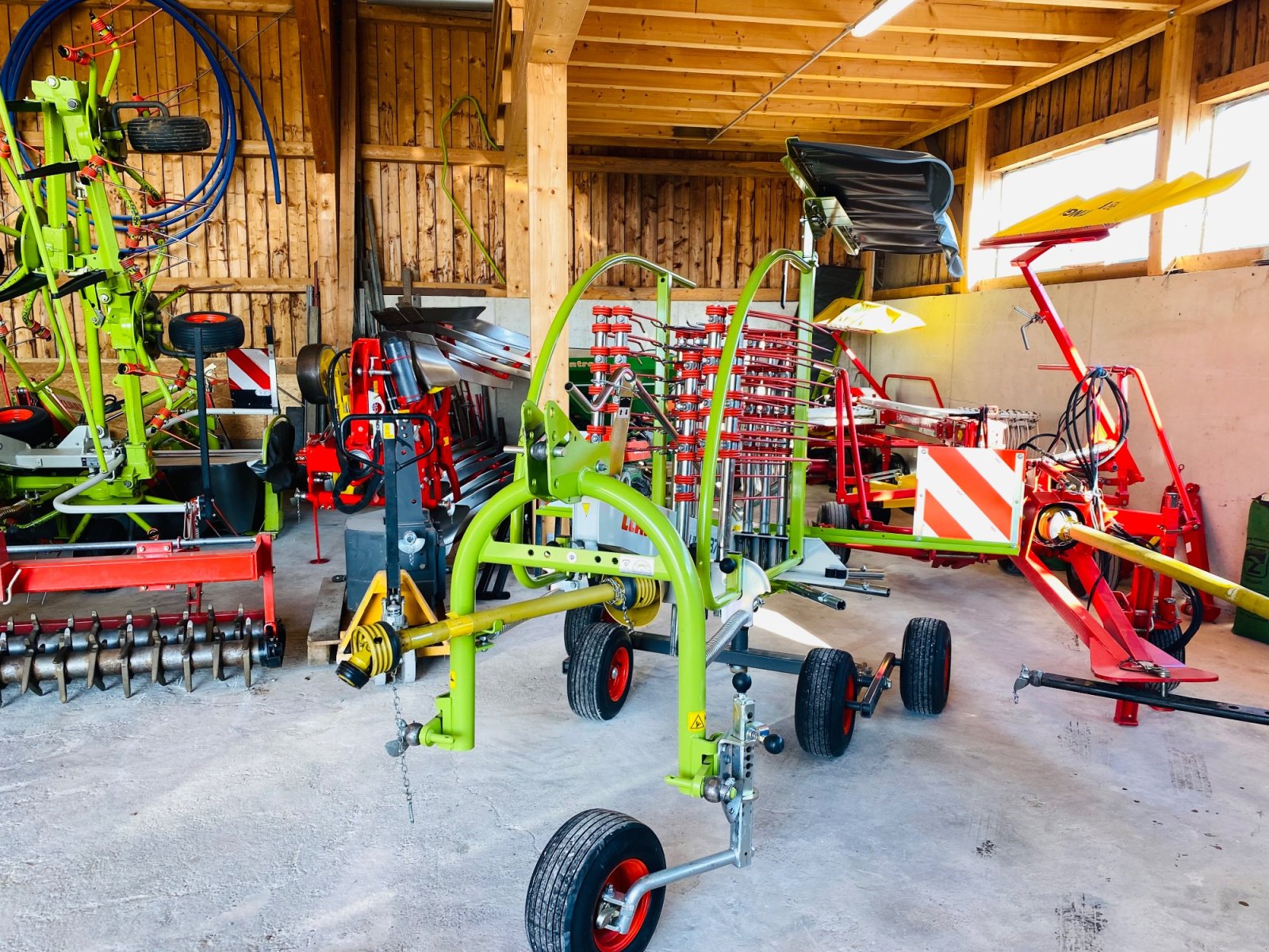 Schwader van het type CLAAS Liner 370, Gebrauchtmaschine in Herrsching (Foto 18)