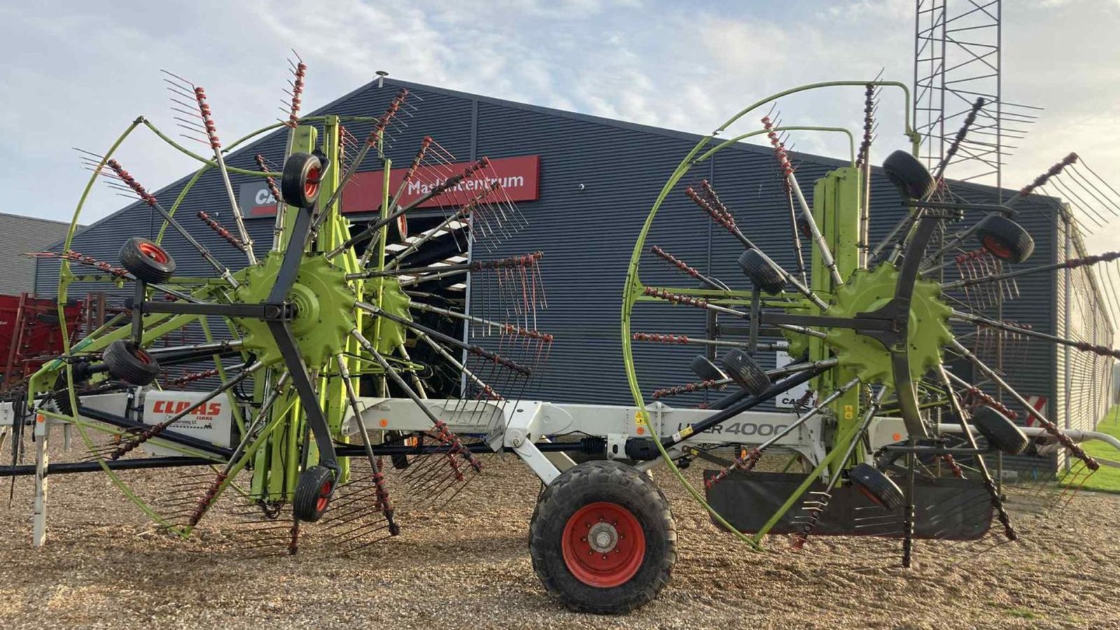 Schwader of the type CLAAS LINER 4000HHV, Gebrauchtmaschine in Aulum (Picture 1)