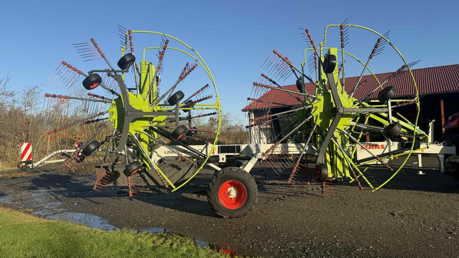 Schwader des Typs CLAAS LINER 4000HHV, Gebrauchtmaschine in Sindal (Bild 4)