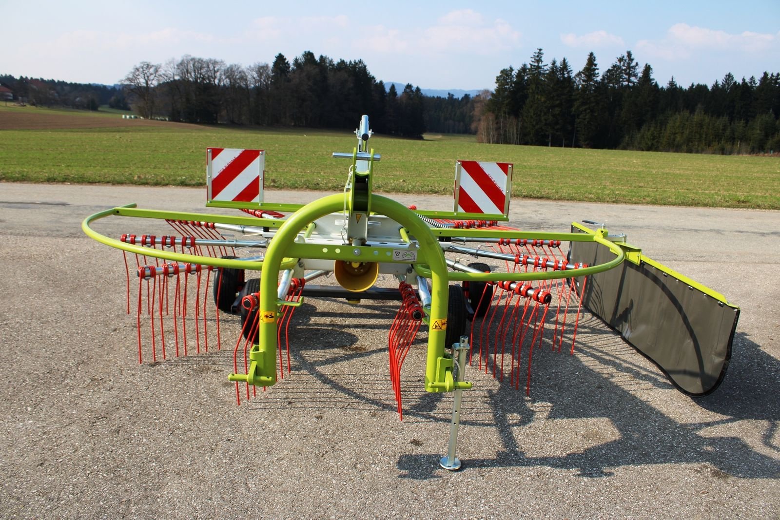 Schwader du type CLAAS Liner  420, Neumaschine en Neukirchen am Walde  (Photo 12)