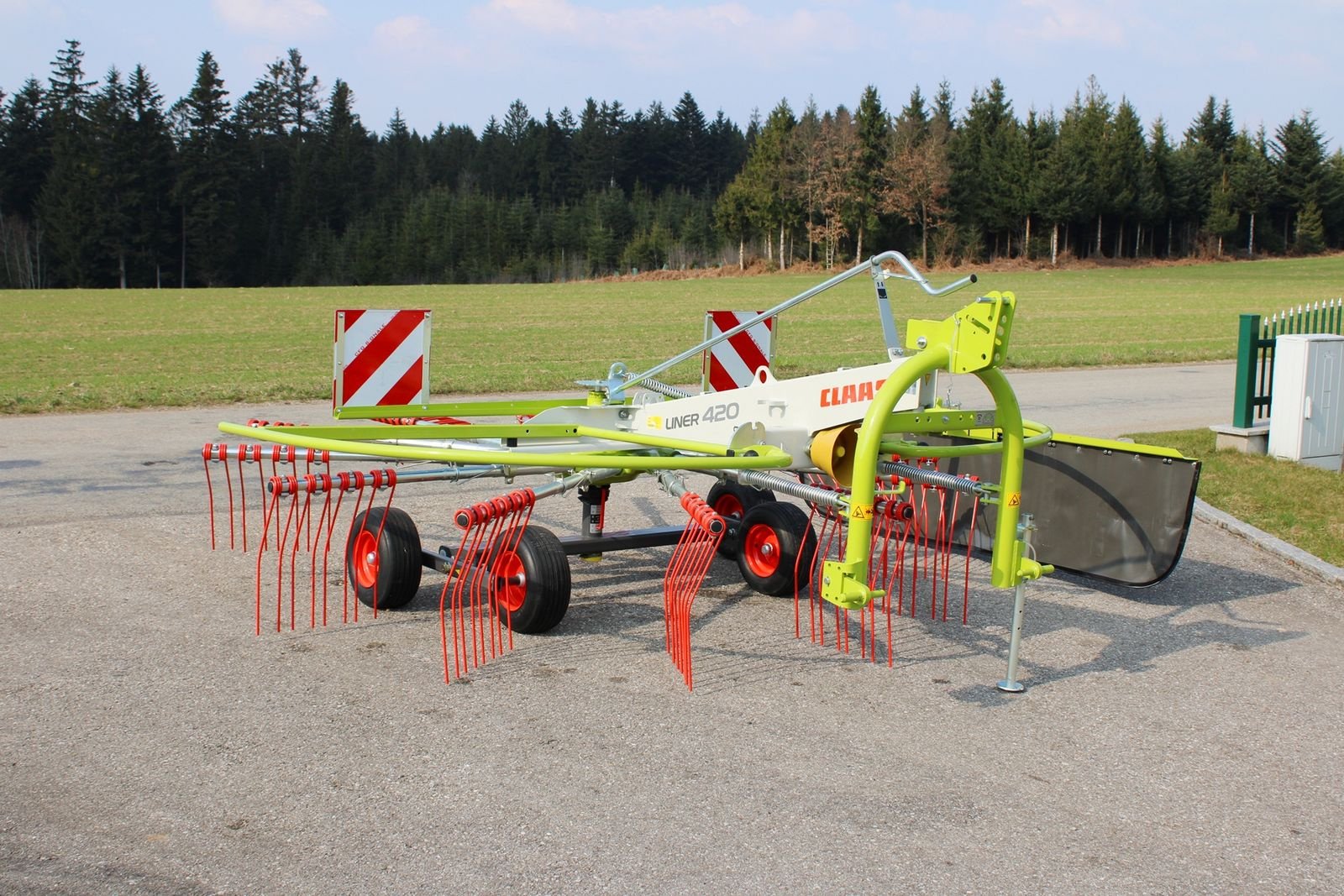 Schwader du type CLAAS Liner  420, Neumaschine en Neukirchen am Walde  (Photo 7)