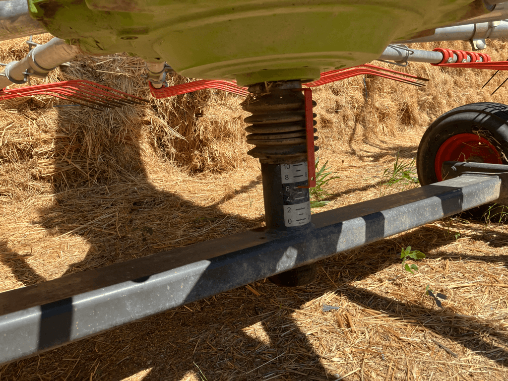 Schwader Türe ait CLAAS LINER 420, Gebrauchtmaschine içinde SAINT ANDIOL (resim 9)