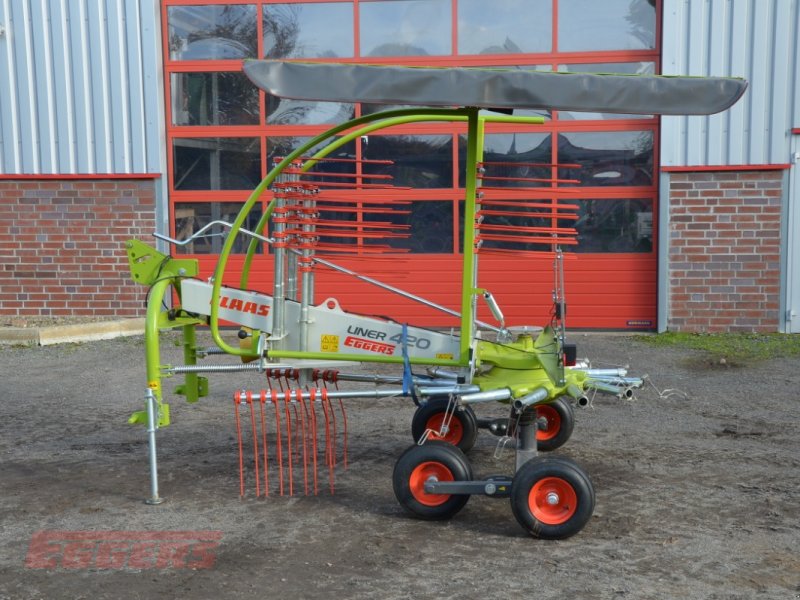 Schwader of the type CLAAS LINER 420, Neumaschine in Suhlendorf (Picture 1)