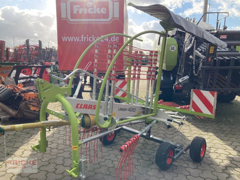 Schwader des Typs CLAAS Liner 420, Neumaschine in Bockel - Gyhum (Bild 1)