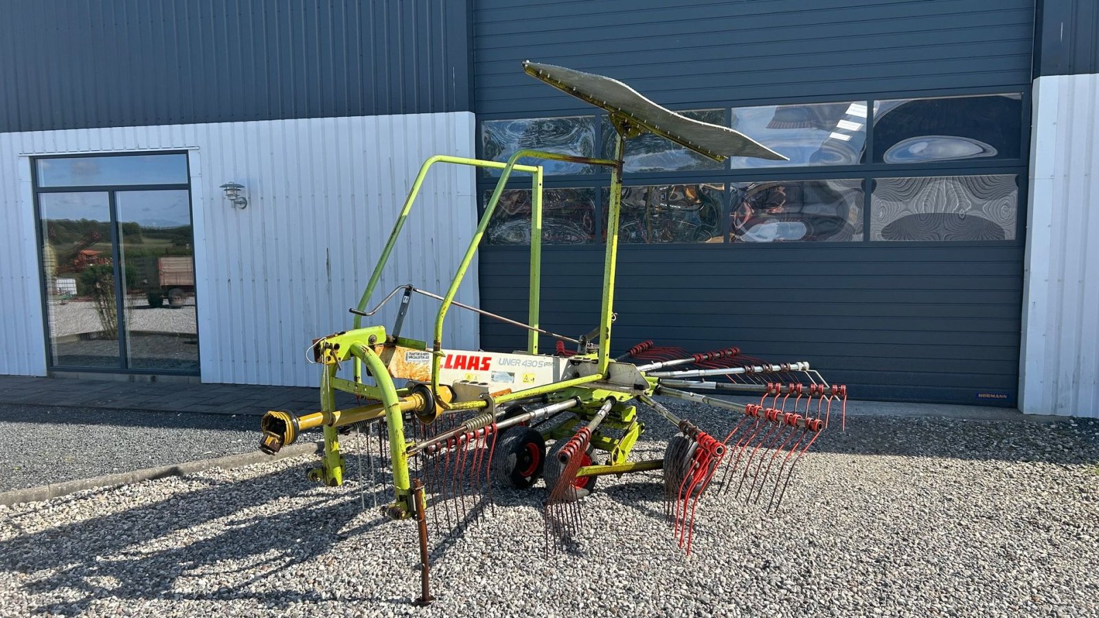 Schwader του τύπου CLAAS Liner 430 S, Gebrauchtmaschine σε Thorsø (Φωτογραφία 2)