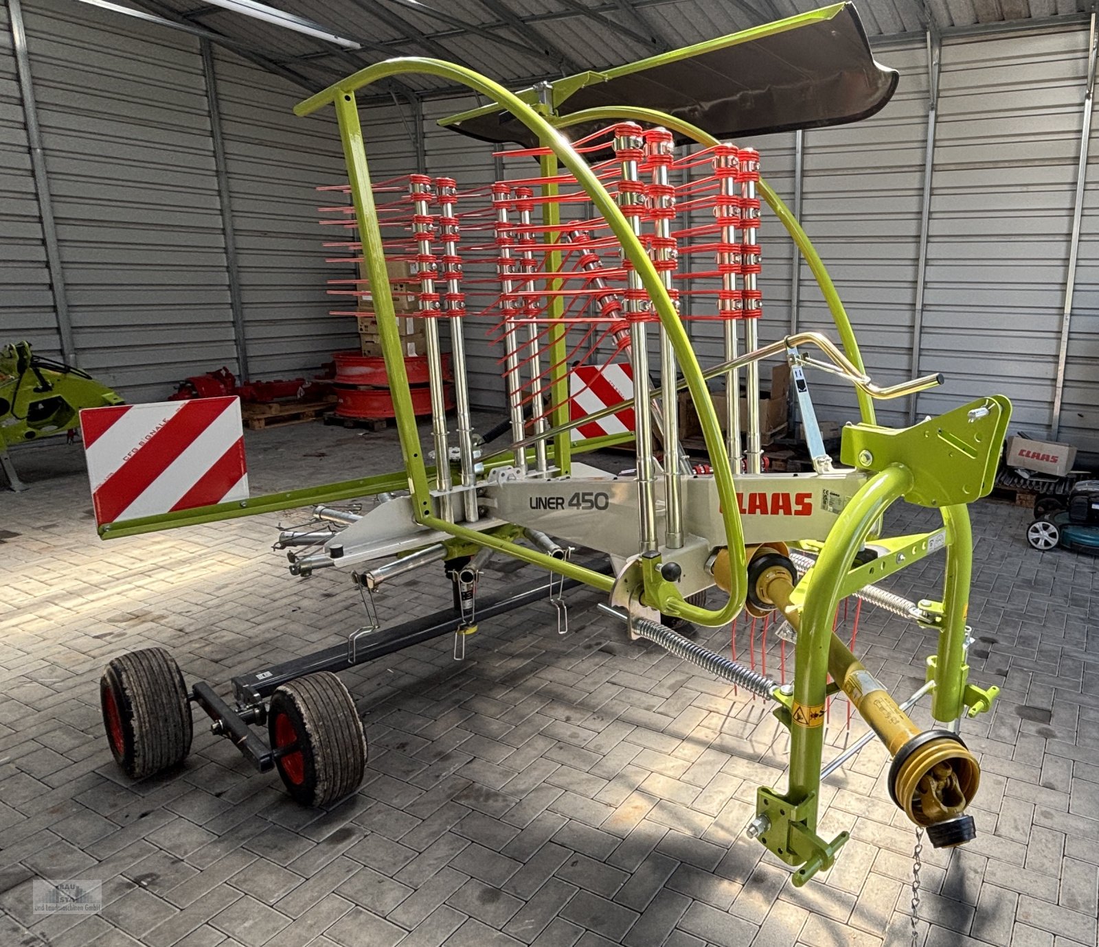 Schwader des Typs CLAAS Liner 450, Neumaschine in Stralendorf (Bild 1)