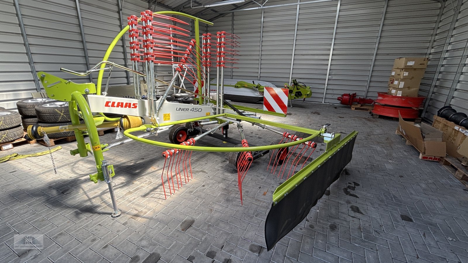 Schwader des Typs CLAAS Liner 450, Neumaschine in Stralendorf (Bild 3)