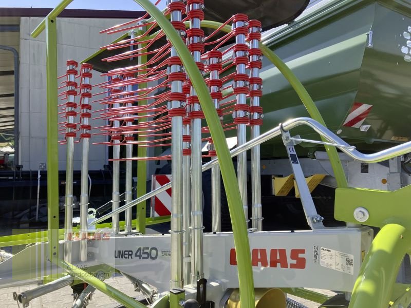 Schwader des Typs CLAAS LINER 450, Neumaschine in Schwend (Bild 11)