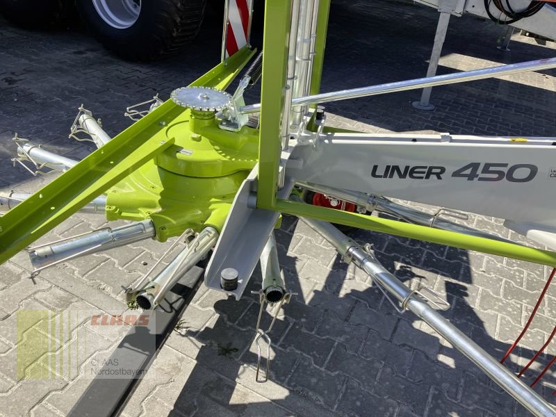 Schwader des Typs CLAAS LINER 450, Neumaschine in Schwend (Bild 10)