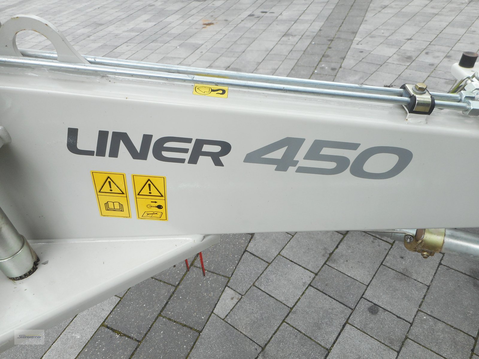 Schwader des Typs CLAAS Liner 450, Gebrauchtmaschine in Wörnitz (Bild 11)