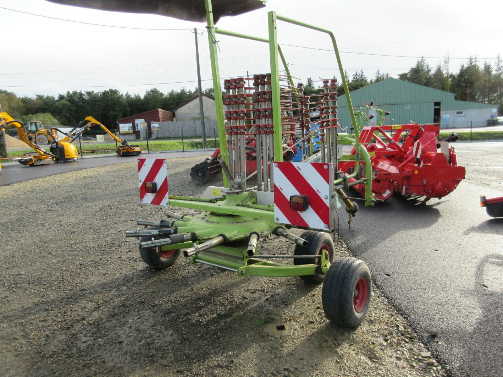 Schwader του τύπου CLAAS LINER 470 S, Gebrauchtmaschine σε PLOUIGNEAU (Φωτογραφία 3)