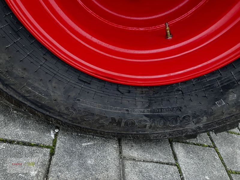 Schwader des Typs CLAAS LINER 4700 BUSINESS MHV, Neumaschine in Töging am Inn (Bild 12)